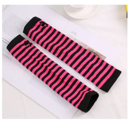 Classic Fingerless Gloves with Stripe Pattern - Image 11