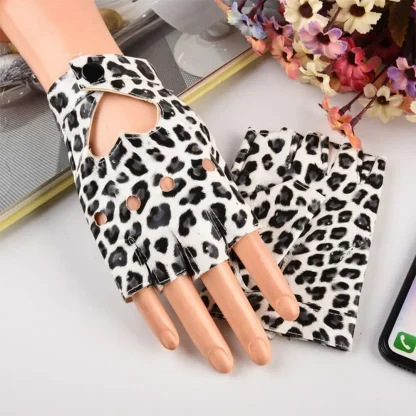 Heart Shape Cutout Fingerless Gloves - Image 4