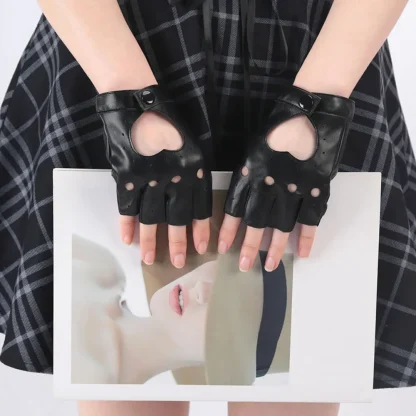 Hollow Fingerless Gloves with Heart Shape - Image 5